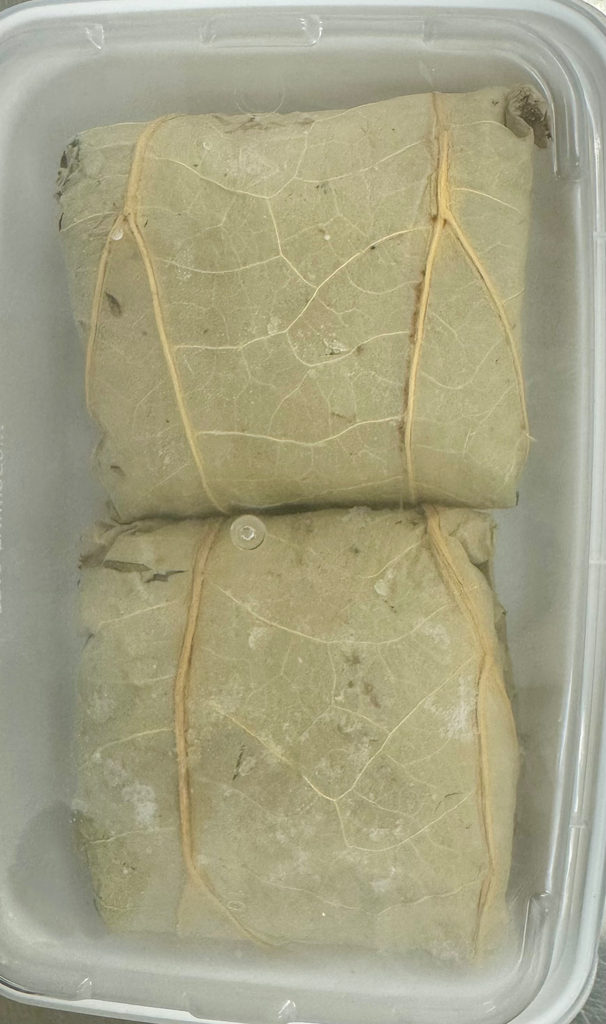 Sticky Rice and Chicken Wrap (2 pcs)