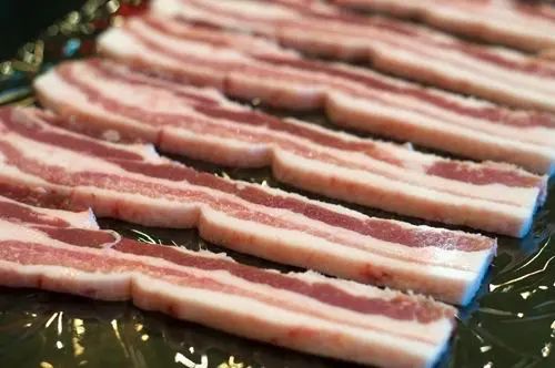 Pork Skin On Belly Sliced (Frozen KOREAN STYLE)